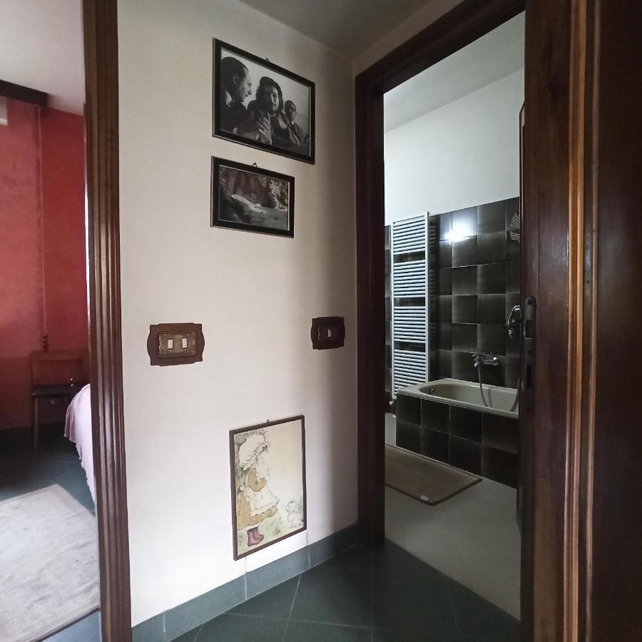 Casa Vincenzo 130 Mq Con Portico Ed Ingresso Esclusivo Dal Giardino Villa Felino Exterior foto